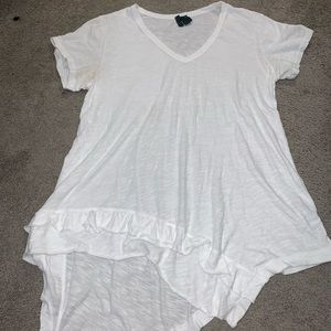 White short sleeve ruffle T-shirt ‘Left of center’